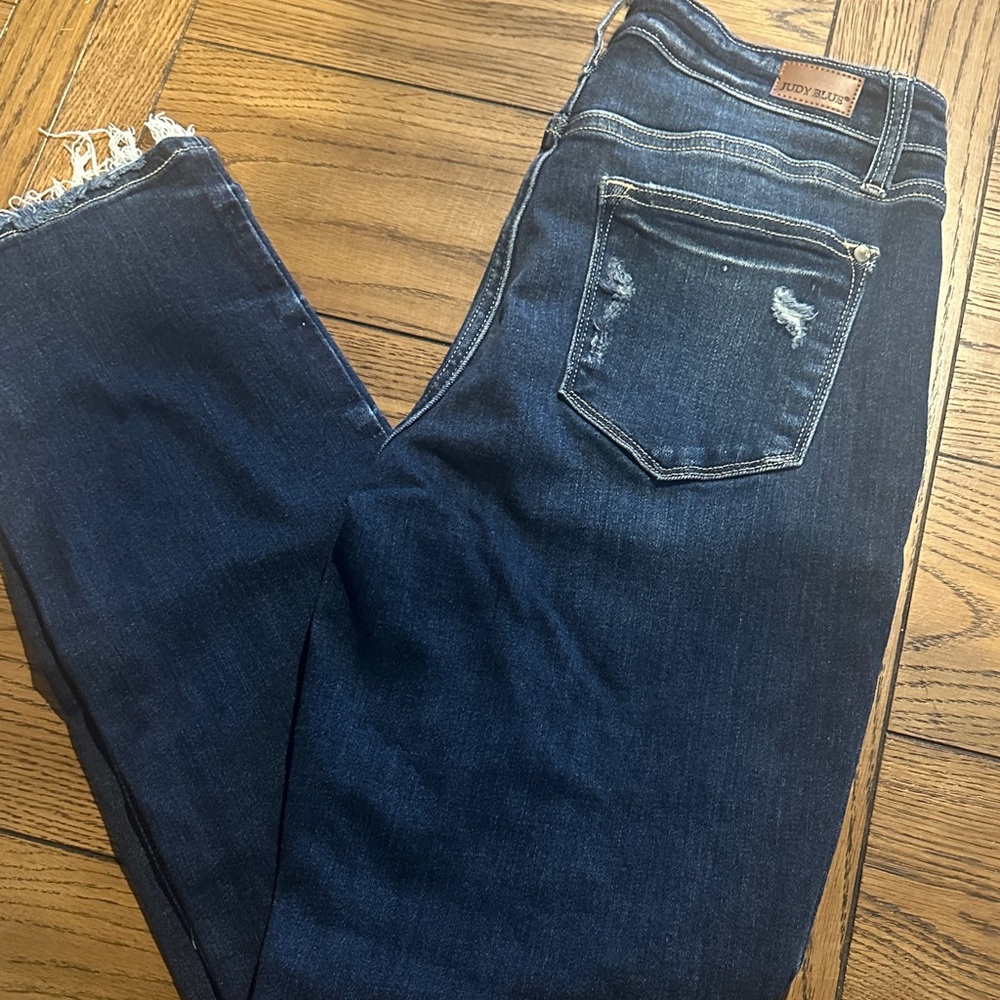 Judy Blue Women's Dark Blue Cropped Jeans